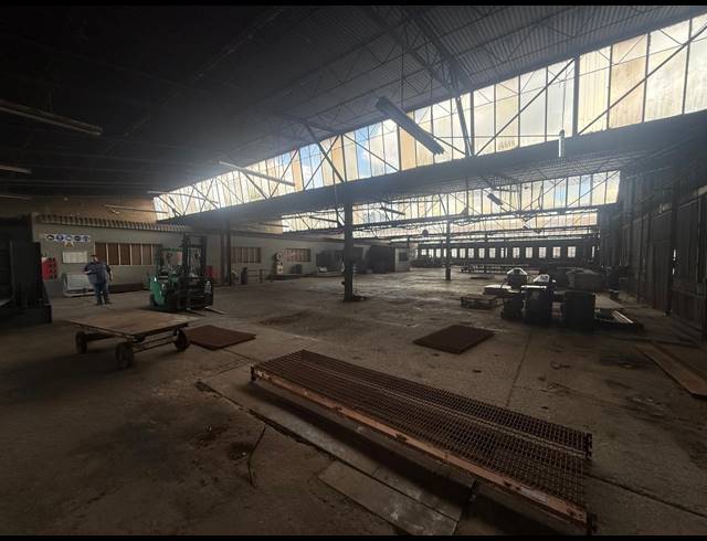 1,400M² WAREHOUSE TO LET IN ALRODE
